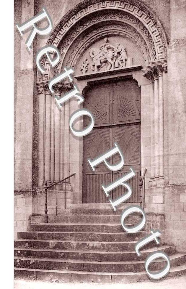 le portail de l&#039;Eglise