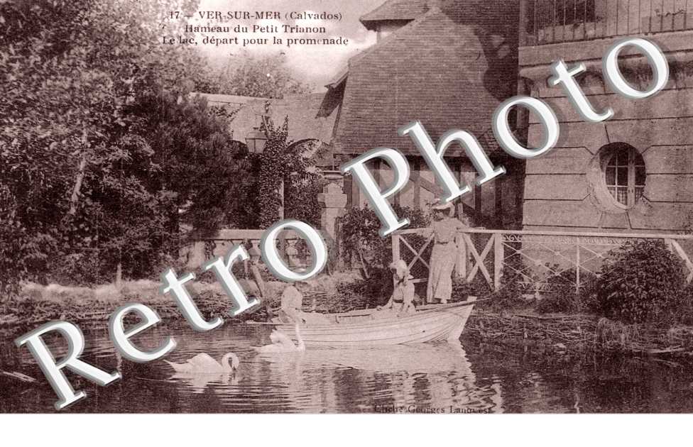 Hameau du Petit Trianon, le Lac, depart pour la promenade