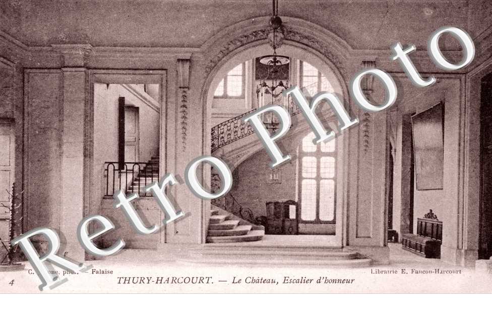 le Chateau, escalier monumental