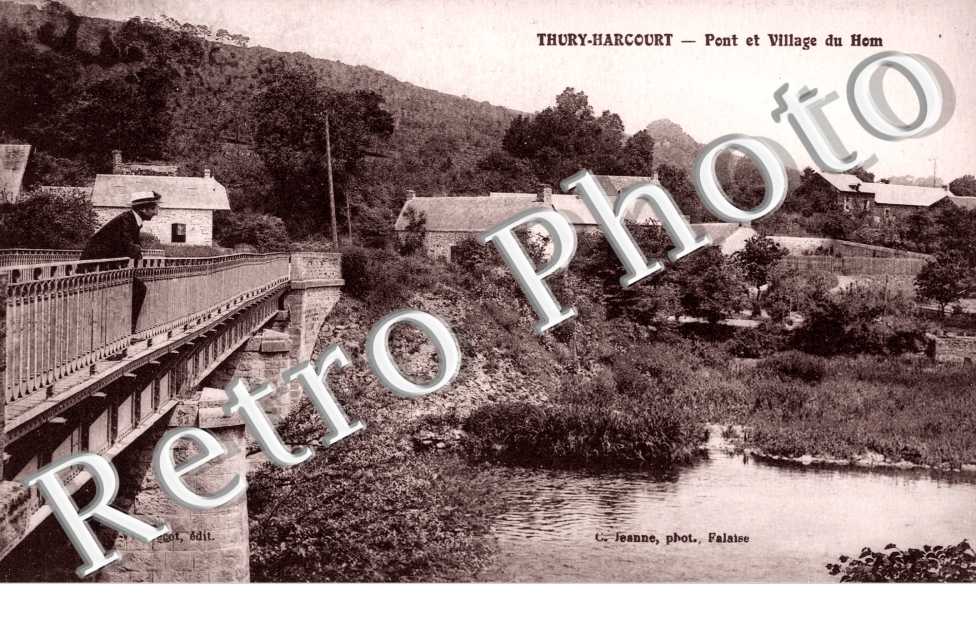 Pont et village du Hom