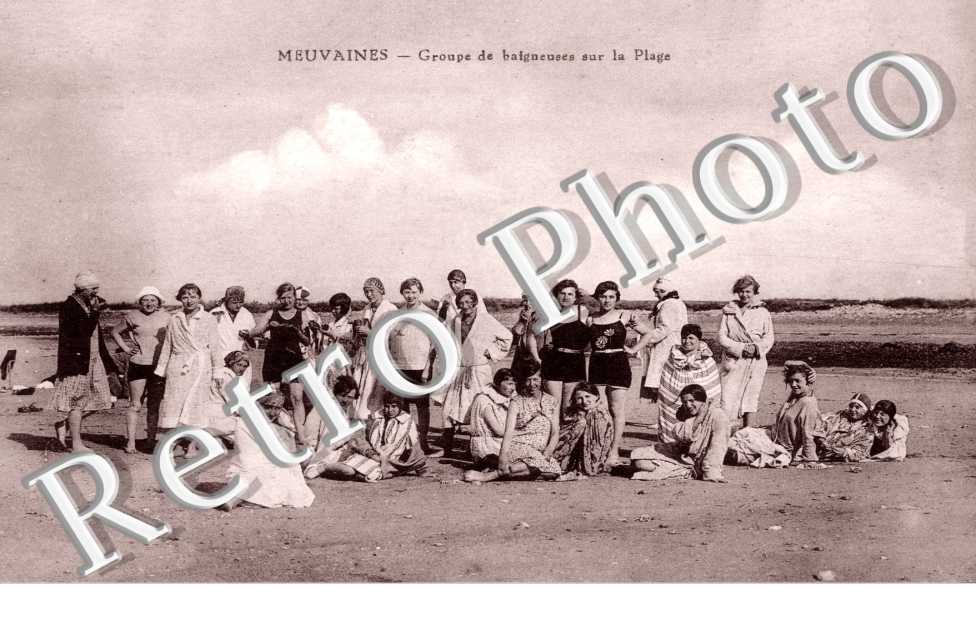 Groupe de baigneuses sur la plage