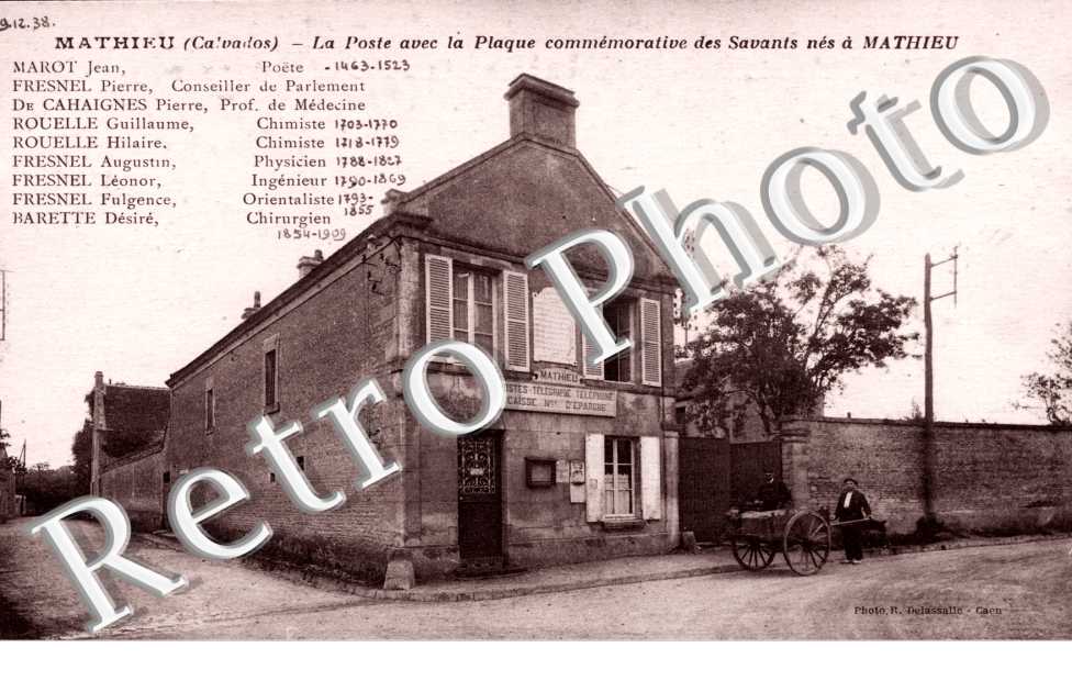la poste avec la plaque commemorative des savants nes a Mathieu