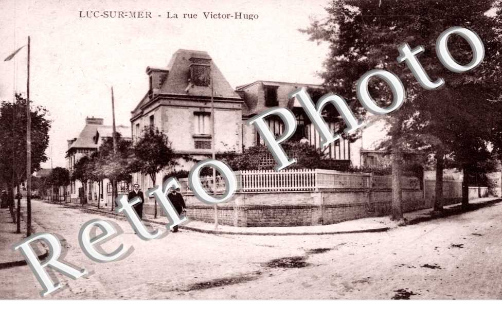 Luc-sur-Mer, la Rue Victor-Hugo