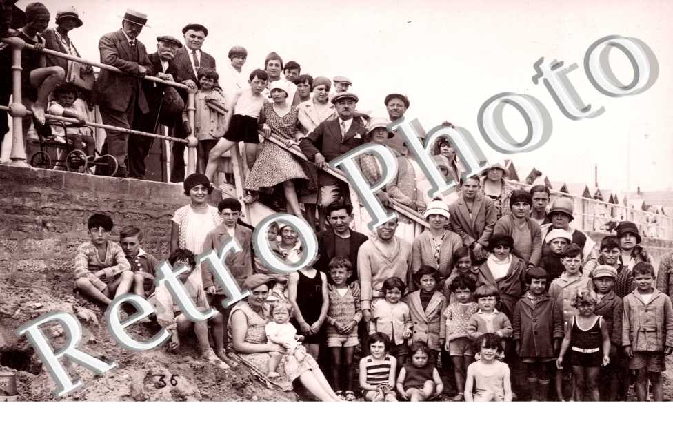 (photo de personnes sur la plage)