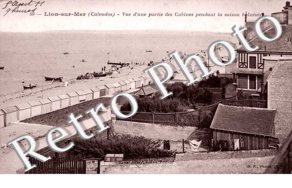 Lion-sur-Mer, Vue d'une partie des Cabines pendant la saison balneaire