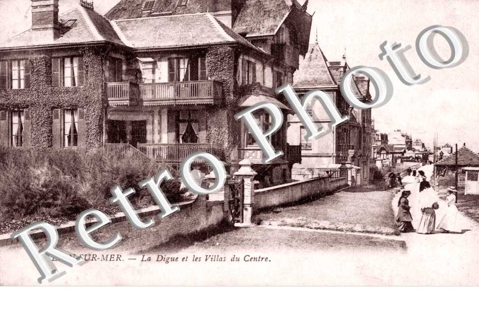 Lion-sur-Mer, la Digue et les Villas du Centre