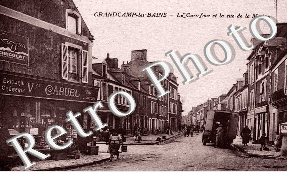 le carrefour et la rue de la Marine. Epicerie Vve Caruel