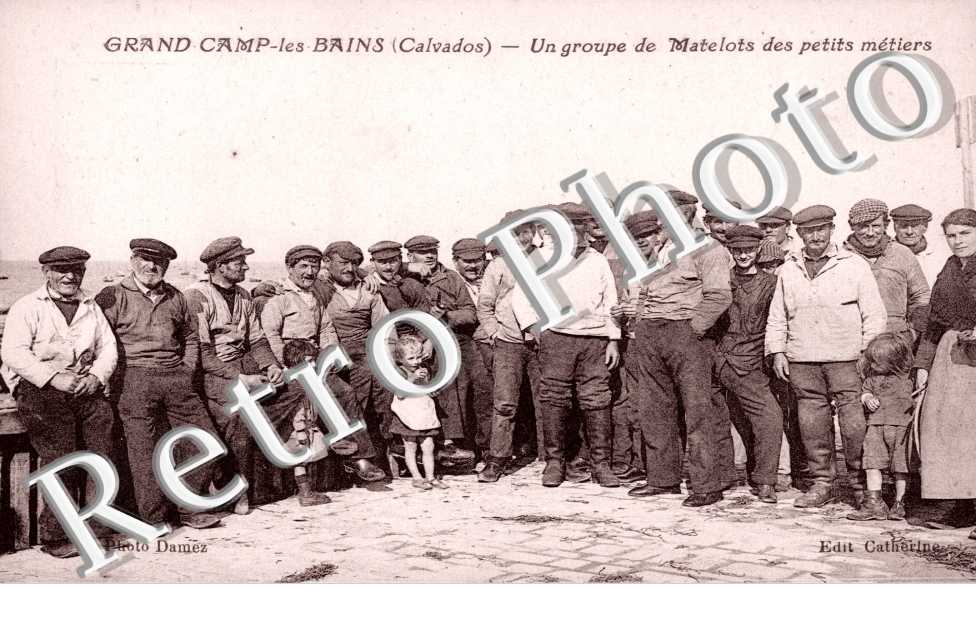un groupe de matelots des petits metiers