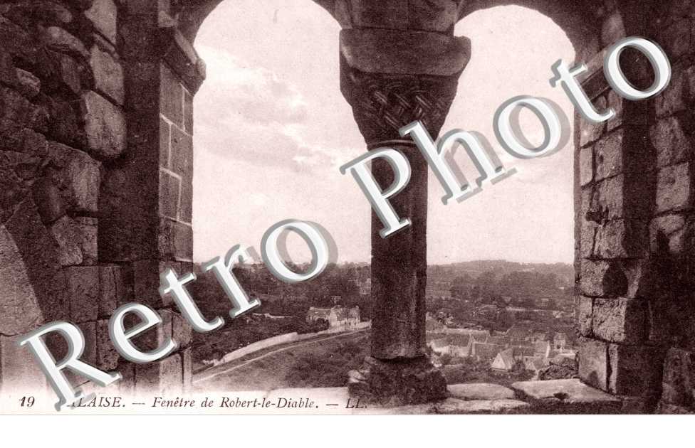 Chateau, fenetre de Robert le Diable