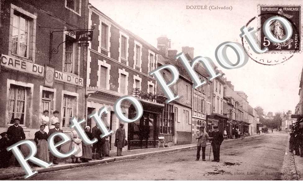 une rue. Café du Lion d&#039;Or