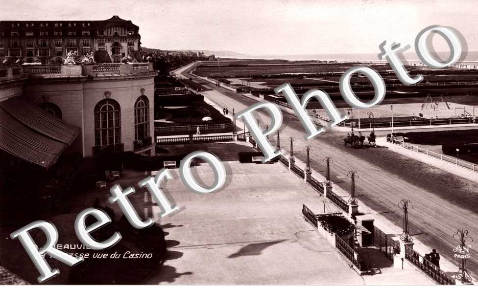 La Terrasse vue du casino
