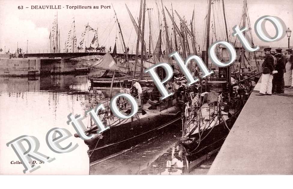 torpilleurs au port