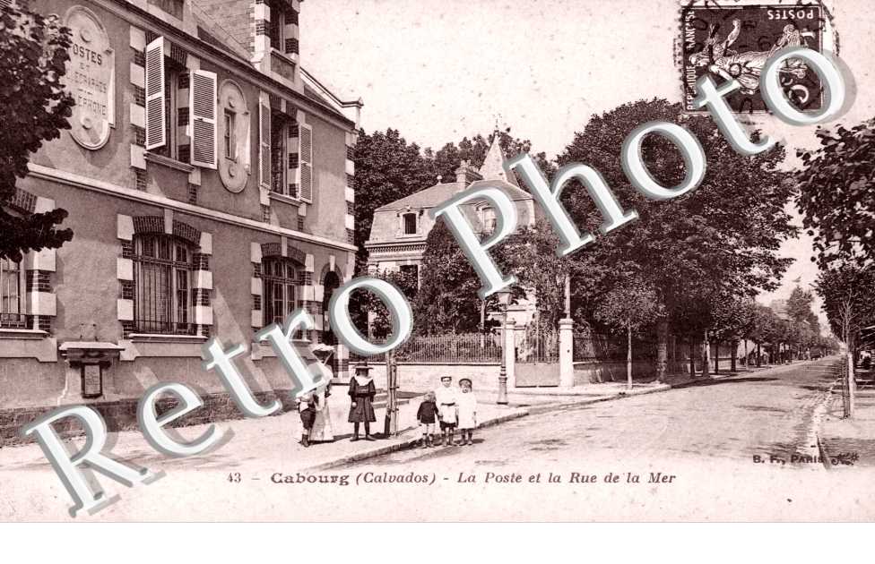 la poste et la rue de la Mer