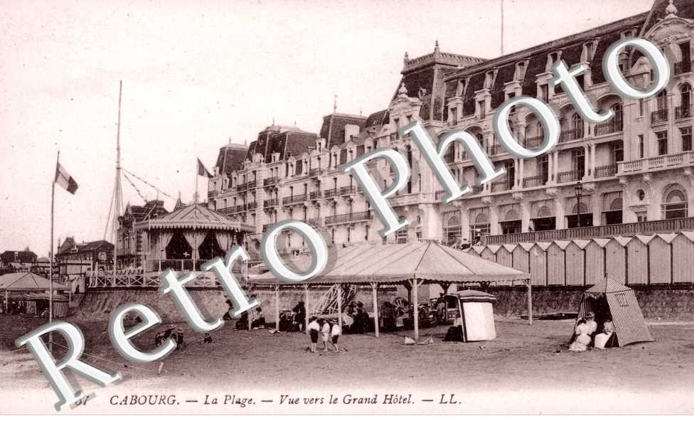 la plage, vue vers le Grand Hotel