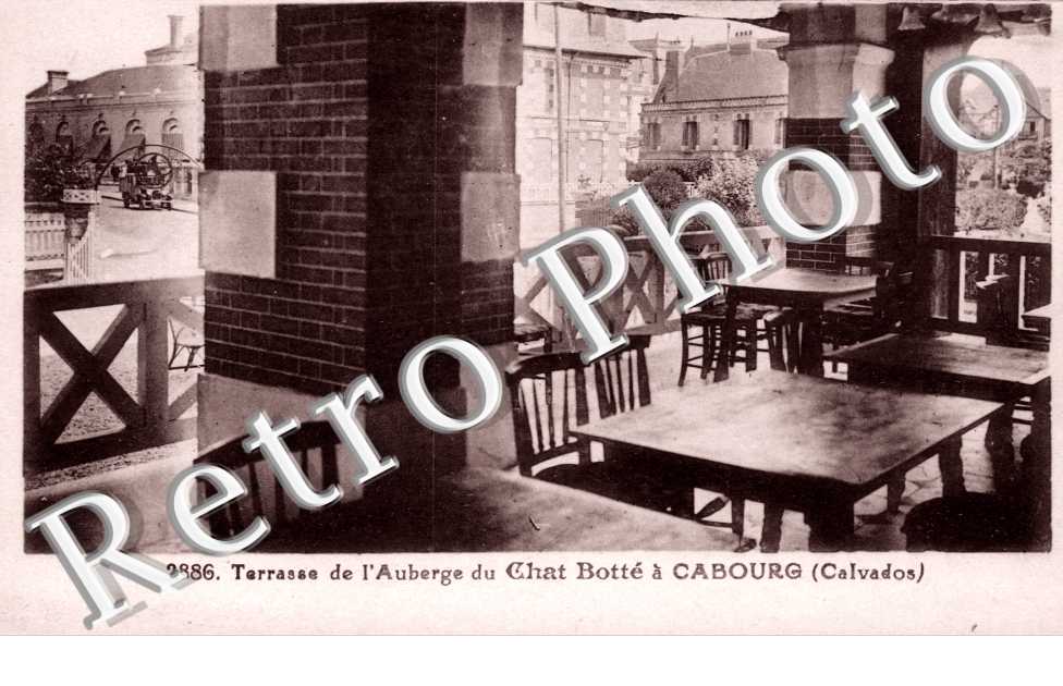 Terrasse de l&#039;auberge du chat Botte