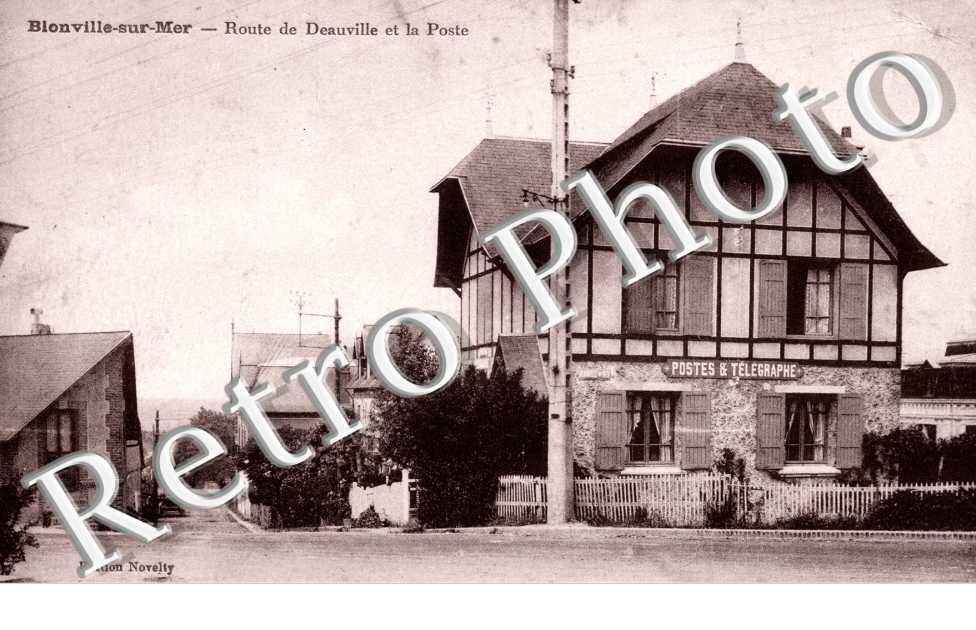 Route de Deauville et la Poste