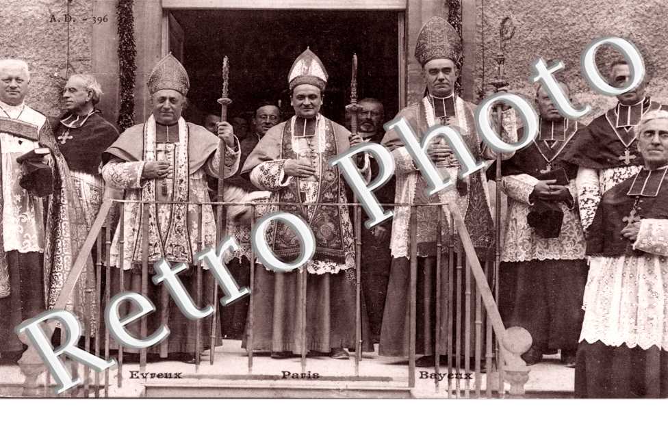 Monseigneur Lemonnier avec les eveques de Paris et d&#039;Evreux