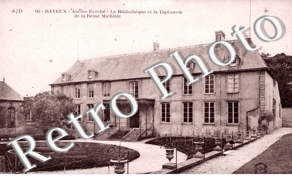 Ancien Eveche, la Bibliotheque et la Tapisserie de la Reine Mathilde