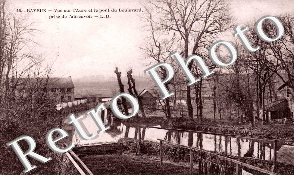 Vue sur l&#039;Aure et le Pont du Boulevard, prise de l&#039;Abreuvoir