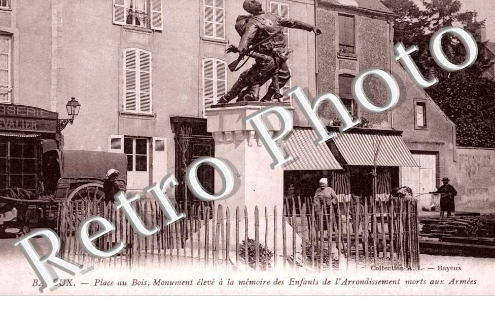 Place au Bois, Monument eleve a la Memoire des Enfants de l&#039;Arrondissement morts aux Armees