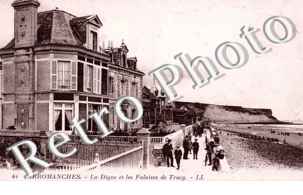 La digue et les falaises de Tracy