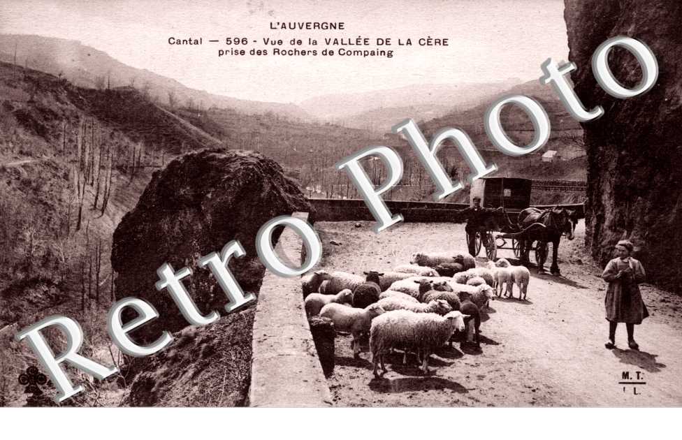 vue de la Vallee de Cere