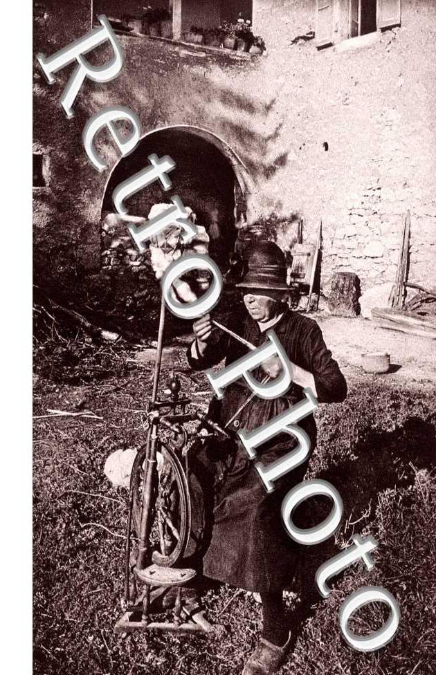 Une femme avec un rouet