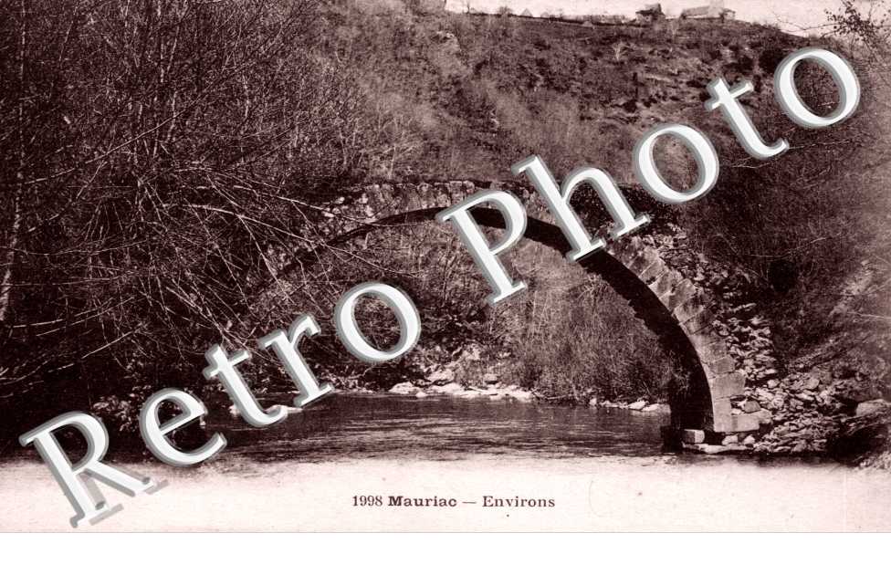 (Un Pont de pierre)