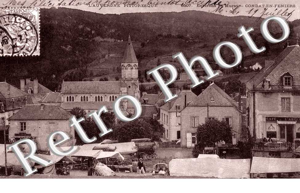 vue partielle - Marché et Eglise