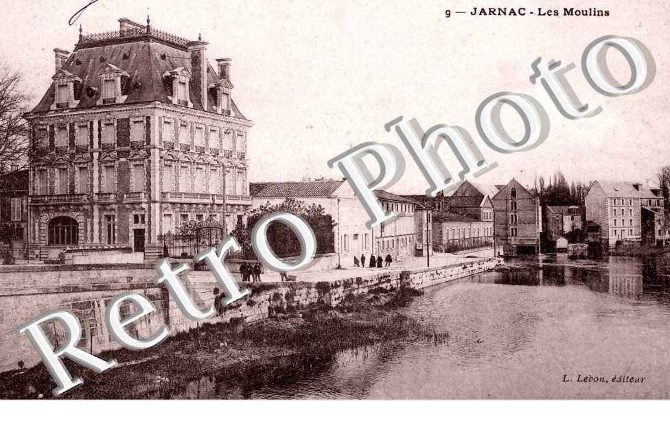Les Moulins