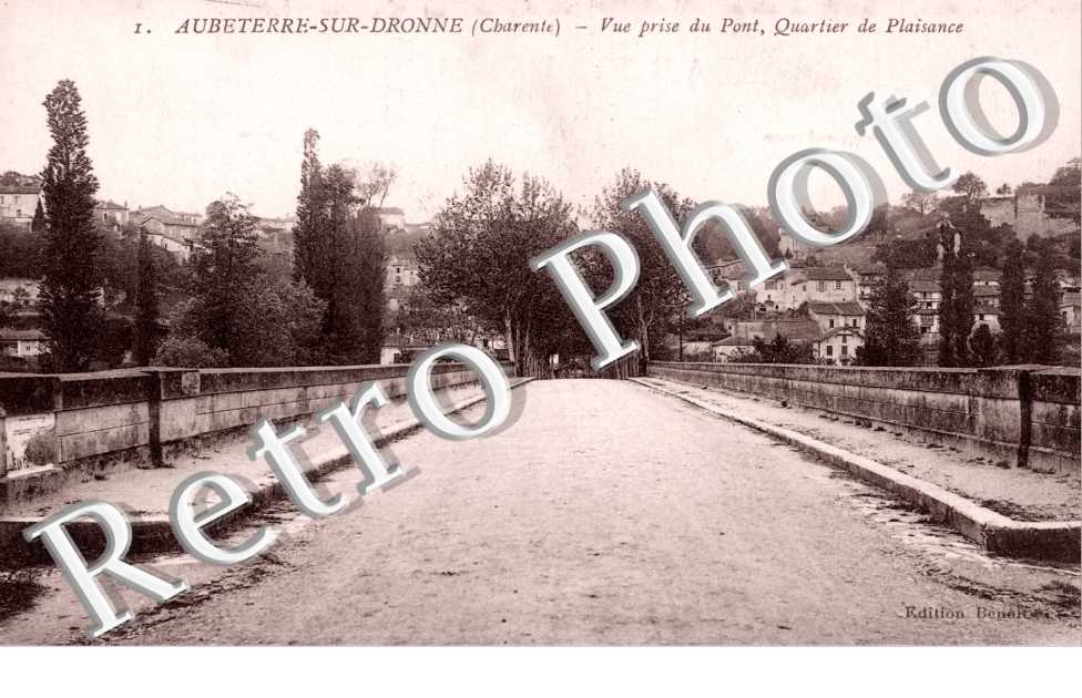 Vue prise du pont, quartier de Plaisance