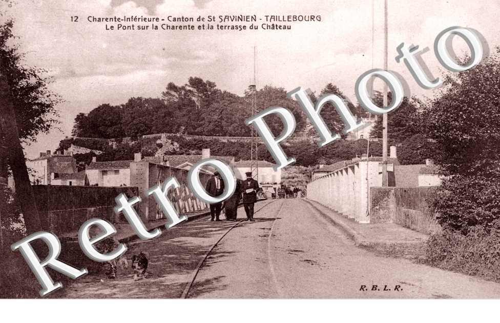 le pont sur la Charente et la terrasse du chateau