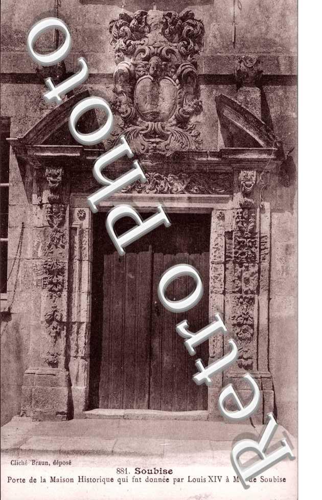 PORTE DE LA MAISON HISTORIQUE