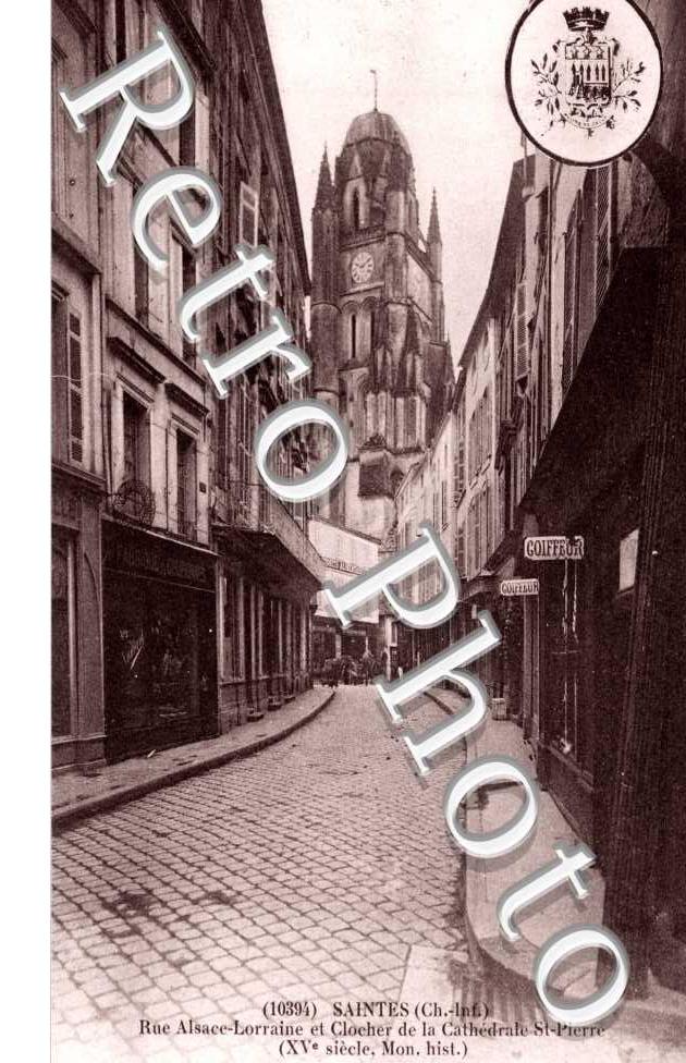 Rue Alsace-Lorraine et Clocher de la Cathedrale Saint-Pierre