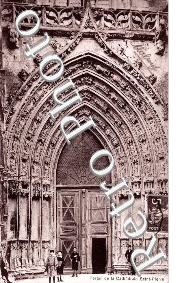 Portail de la cathedrale st-Pierre