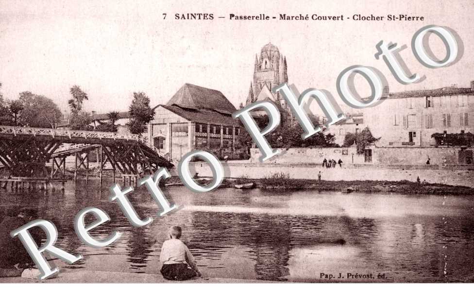 Passerelle, Marche Couvert, Clocher Saint-Pierre