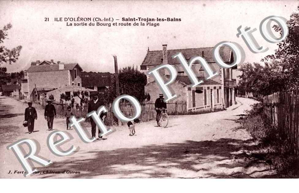 la Sortie du bourg et route de la plage