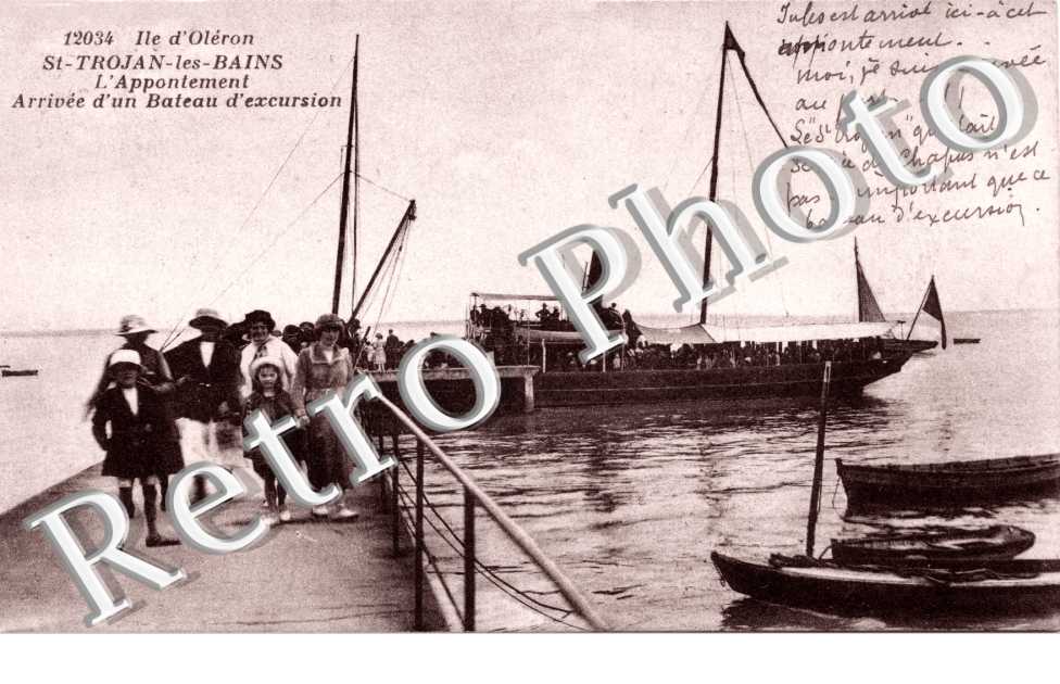 L'Appontement, Arrivee d'un Bateau d'excursion