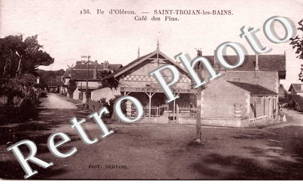 Cafe des Pins