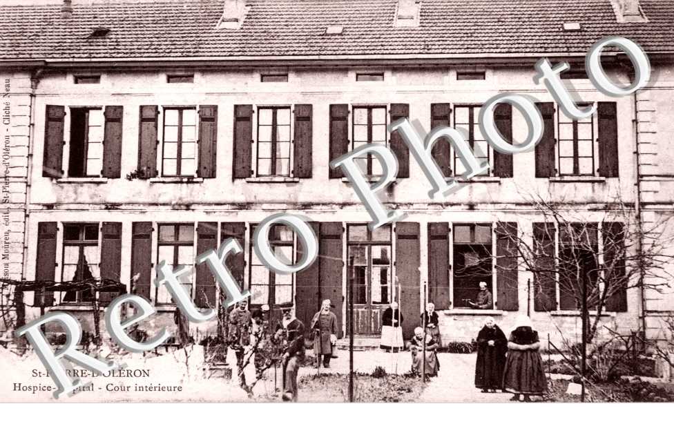 Hospice-hôpital - cour intérieure