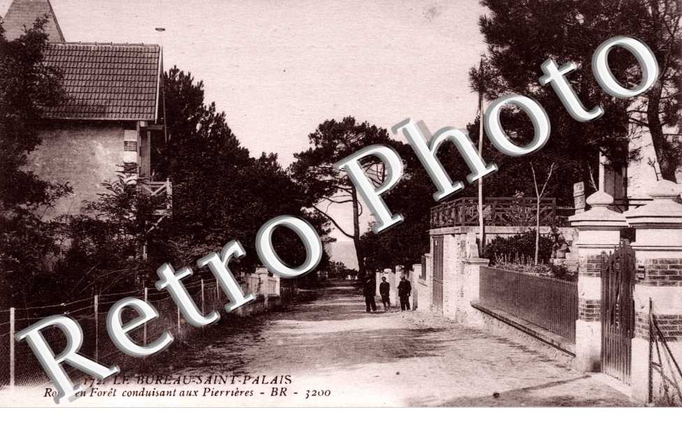 Route en Foret conduisant aux Perrieres