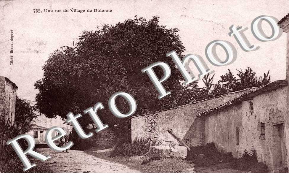 Une Rue du Village