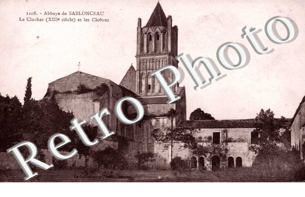 Abbaye - Clocher et les cloitres