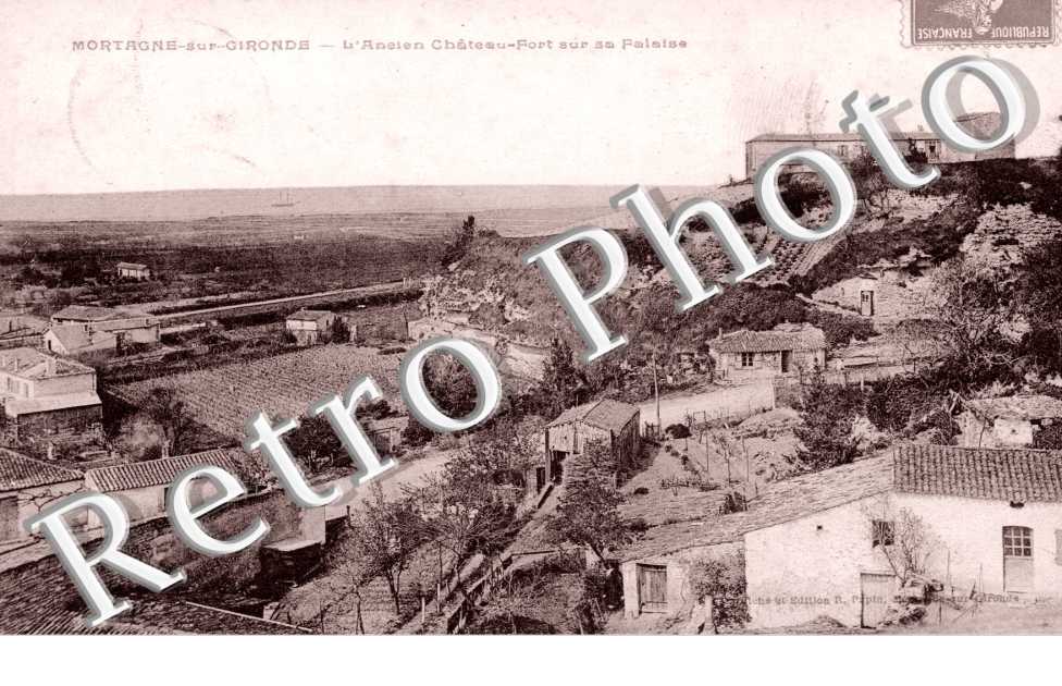 Ancien chateau fort sur sa falaise