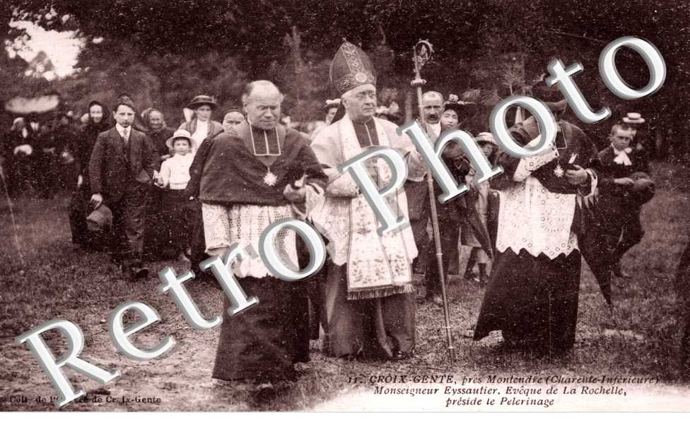 Croix-Gente, Monseigneur Eyssautier, eveque de La Rochelle, preside le pelerinage