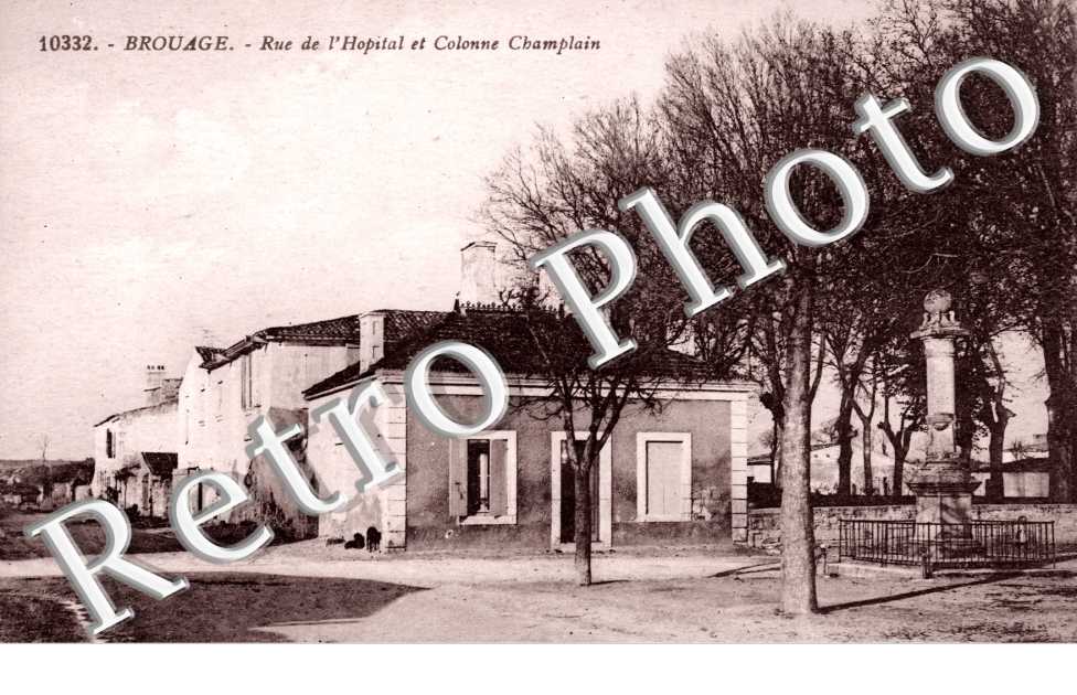 rue de l&#039;Hopital et colonne Champlain