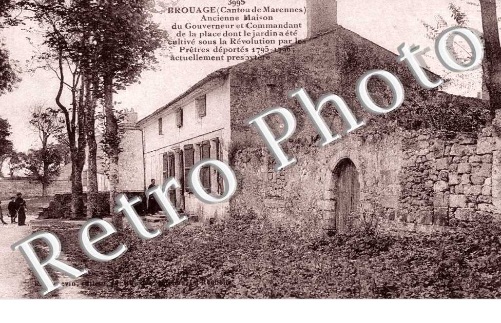 ancienne maison du gouverneur et commandant de la place