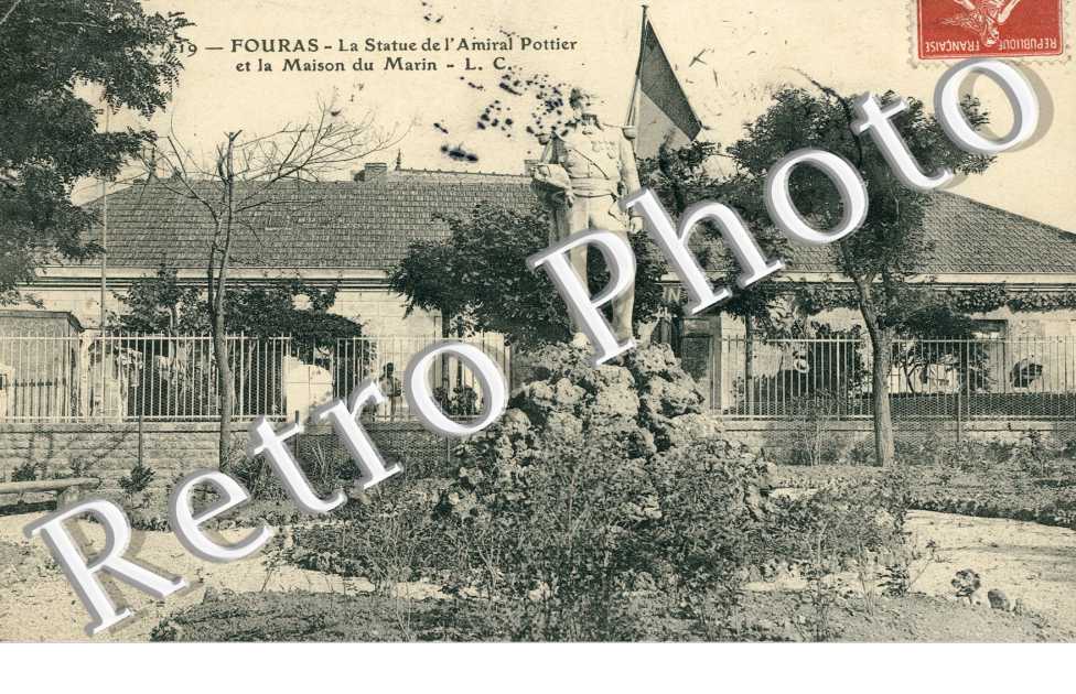 Statue de l&#039;amiral Pottier et la maison du Marin