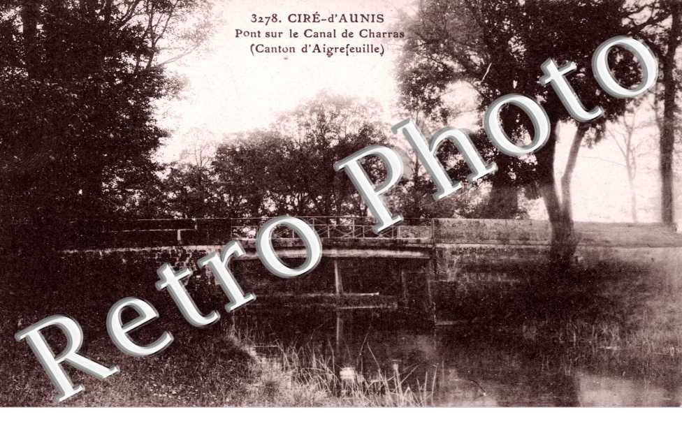 Pont sur le canal de Charras