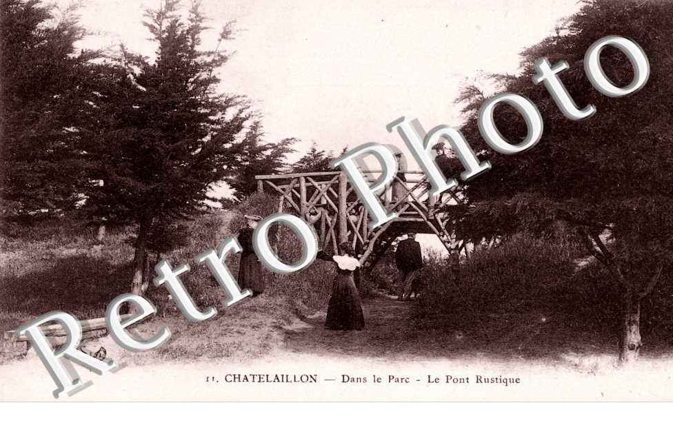 Dans le Parc - le Pont Rustique